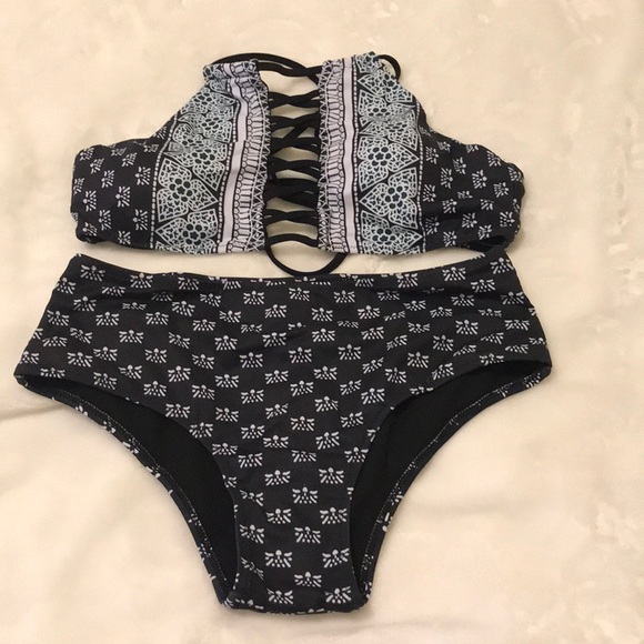 NWOT, Medium black and white bikini. - Picture 1 of 6